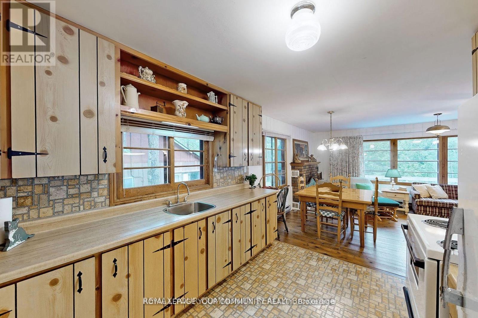 1207 Tiny Beaches Road S, Tiny, ON - Indoor