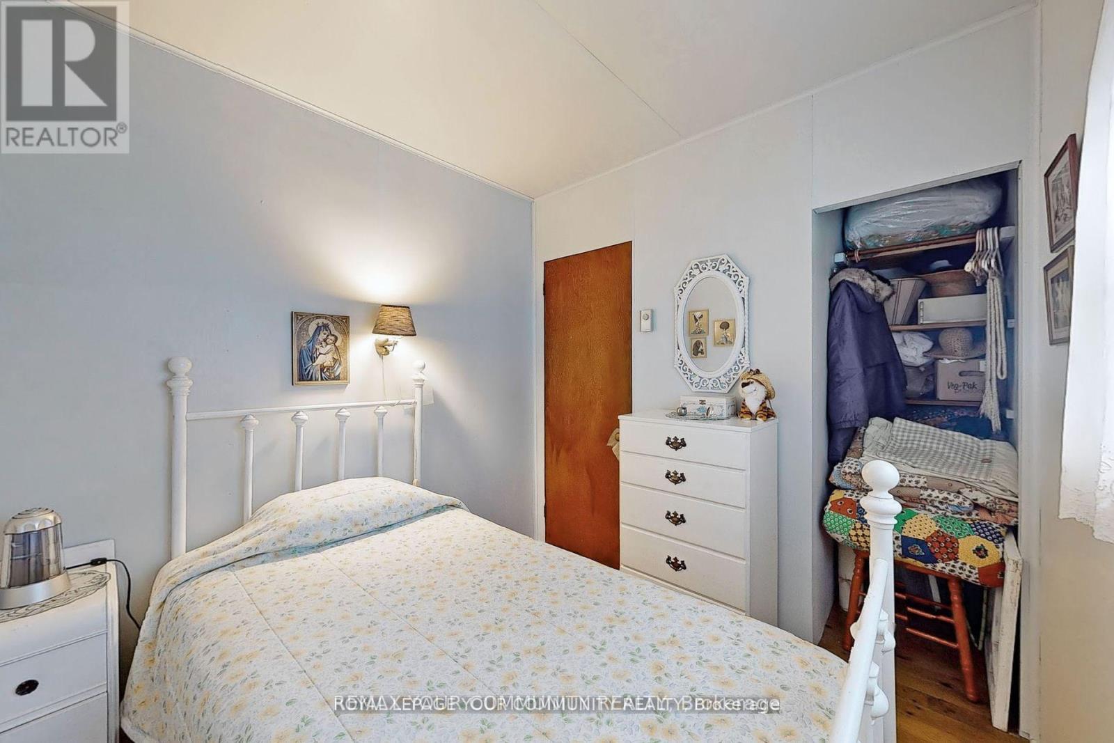 1207 Tiny Beaches Road S, Tiny, ON - Indoor Photo Showing Bedroom