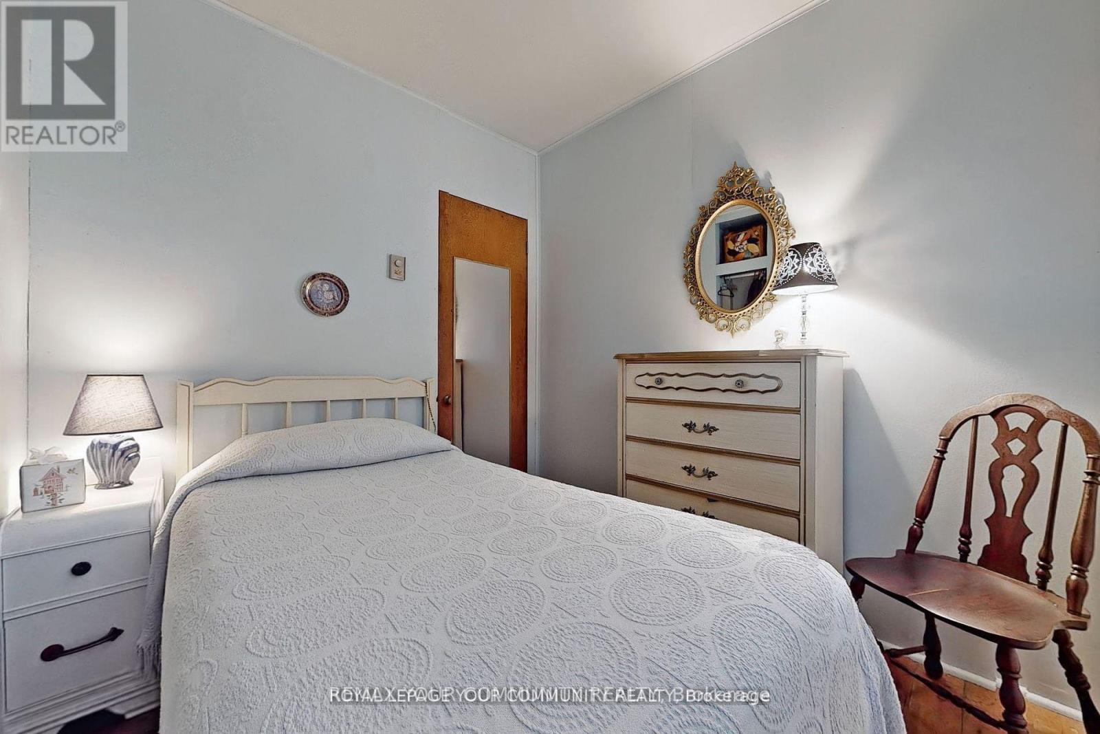1207 Tiny Beaches Road S, Tiny, ON - Indoor Photo Showing Bedroom