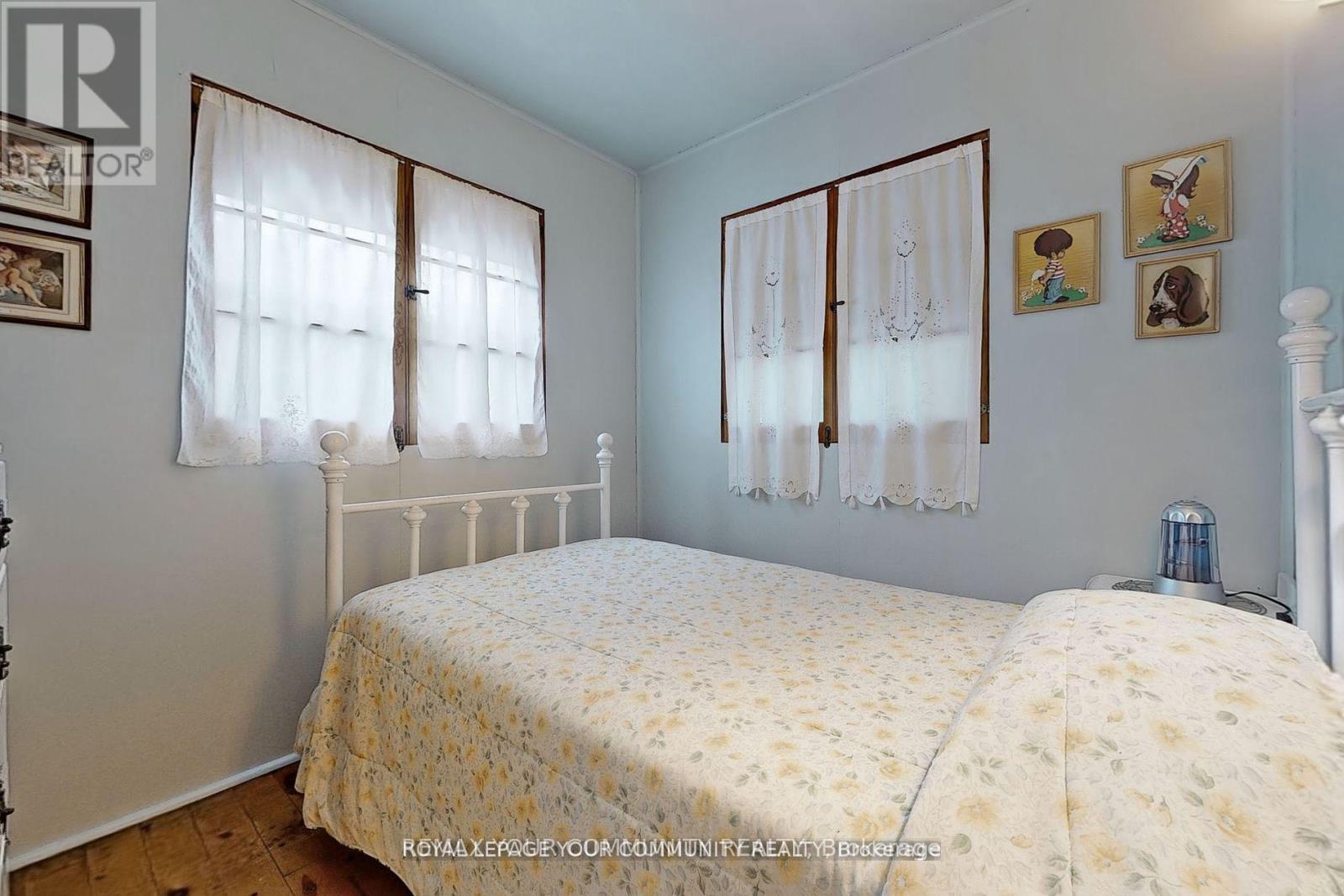 1207 Tiny Beaches Road S, Tiny, ON - Indoor Photo Showing Bedroom