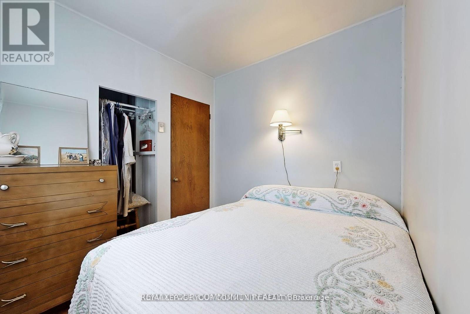1207 Tiny Beaches Road S, Tiny, ON - Indoor Photo Showing Bedroom