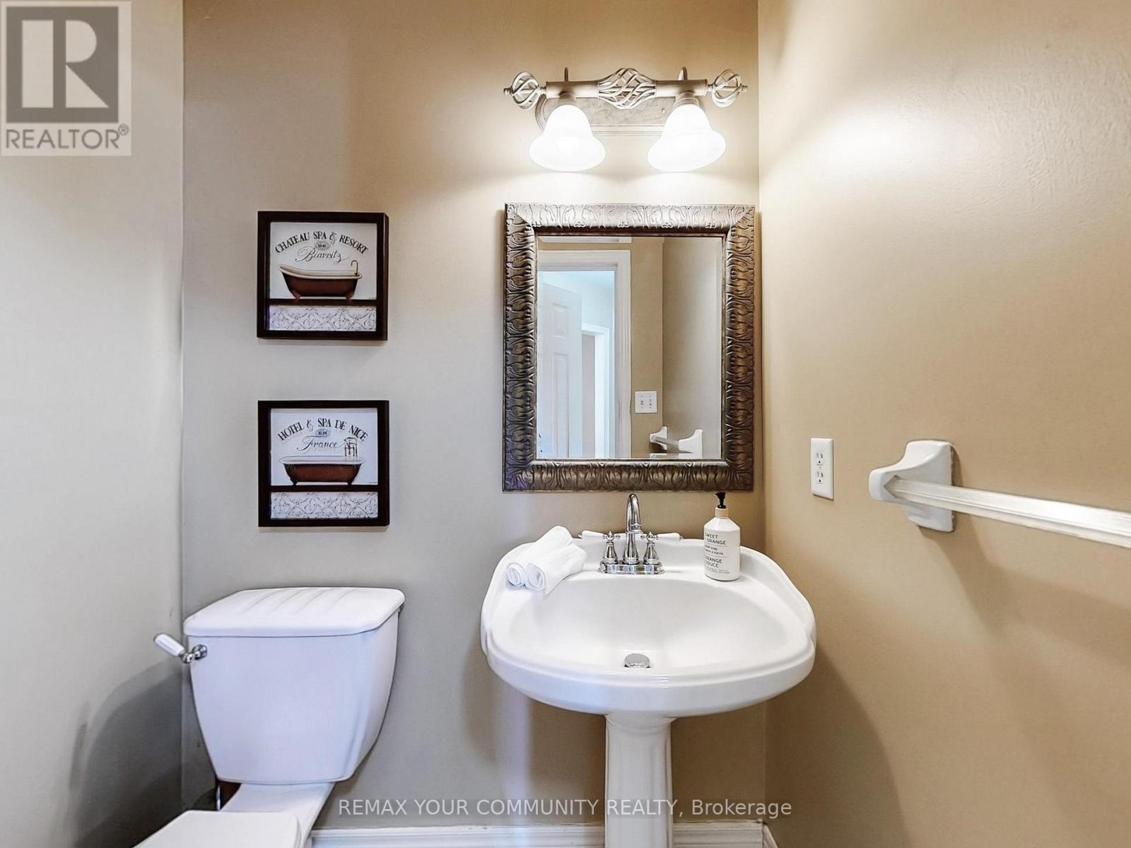 24 Cachet Hill Crescent, Vaughan, ON - Indoor Photo Showing Bathroom
