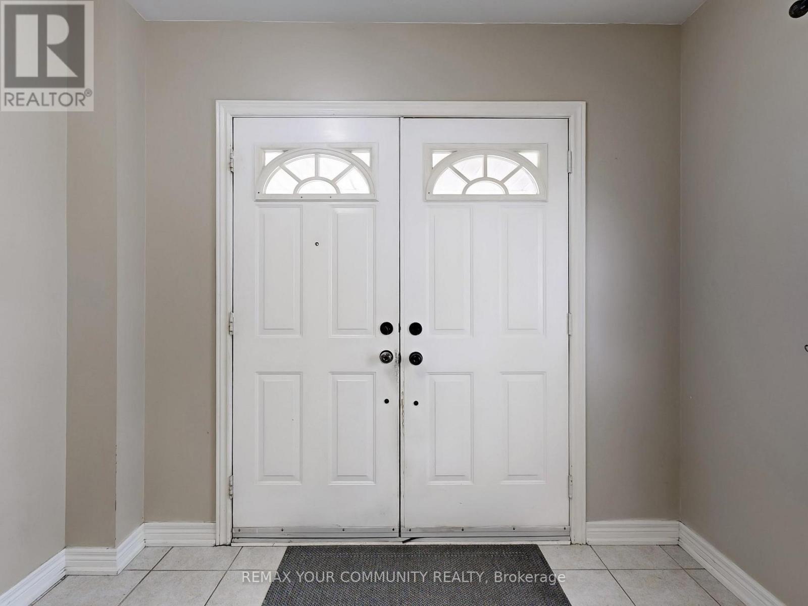 24 Cachet Hill Crescent, Vaughan, ON - Indoor Photo Showing Other Room