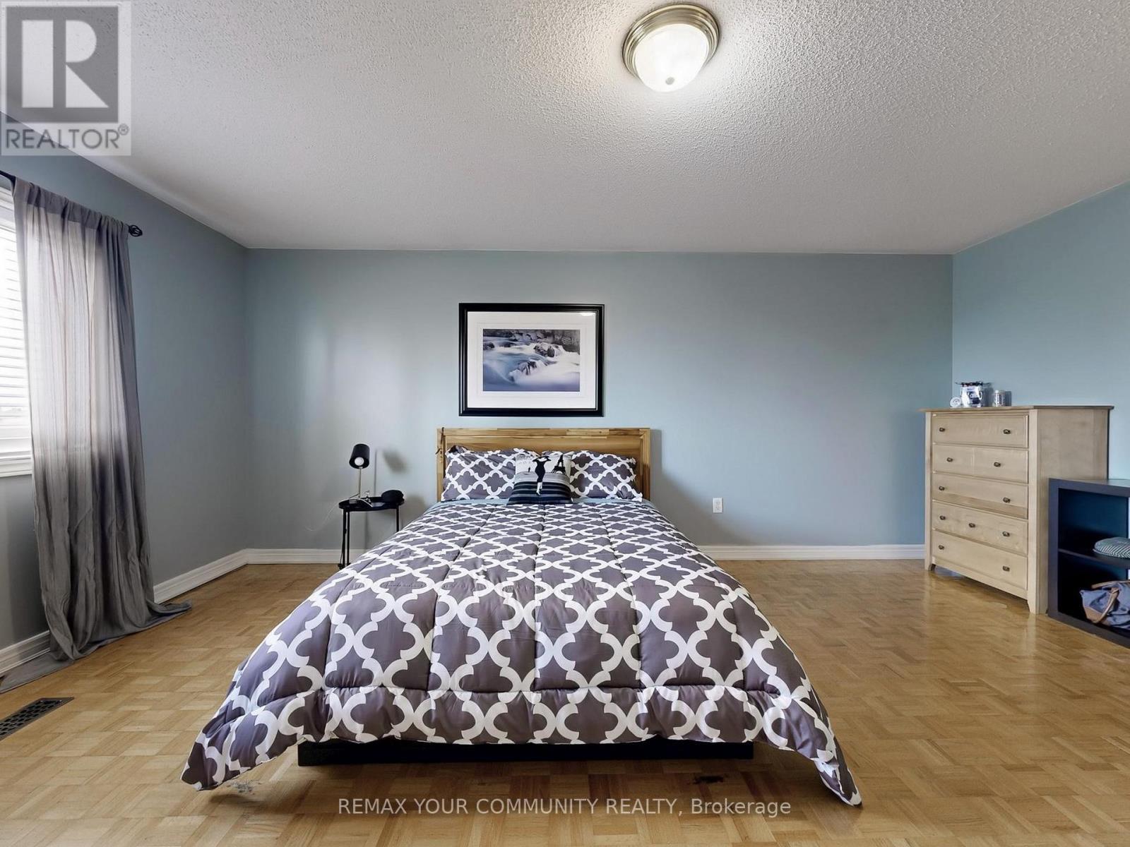 24 Cachet Hill Crescent, Vaughan, ON - Indoor Photo Showing Bedroom