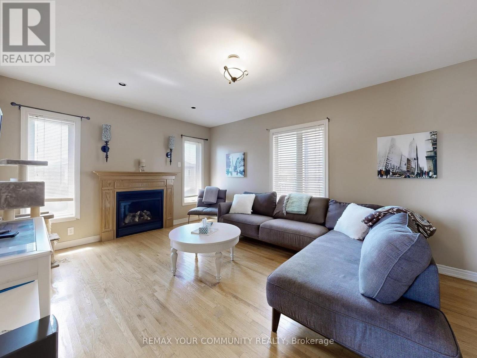 24 Cachet Hill Crescent, Vaughan, ON - Indoor Photo Showing Living Room With Fireplace