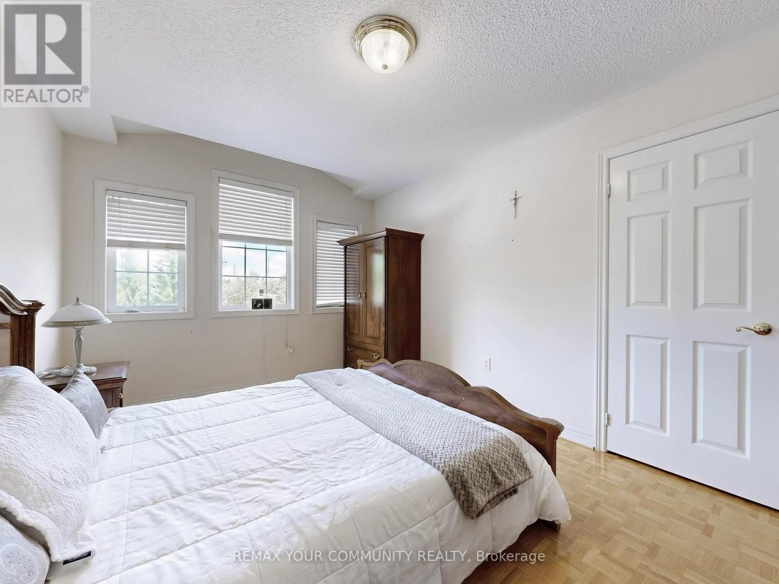24 Cachet Hill Crescent, Vaughan, ON - Indoor Photo Showing Bedroom