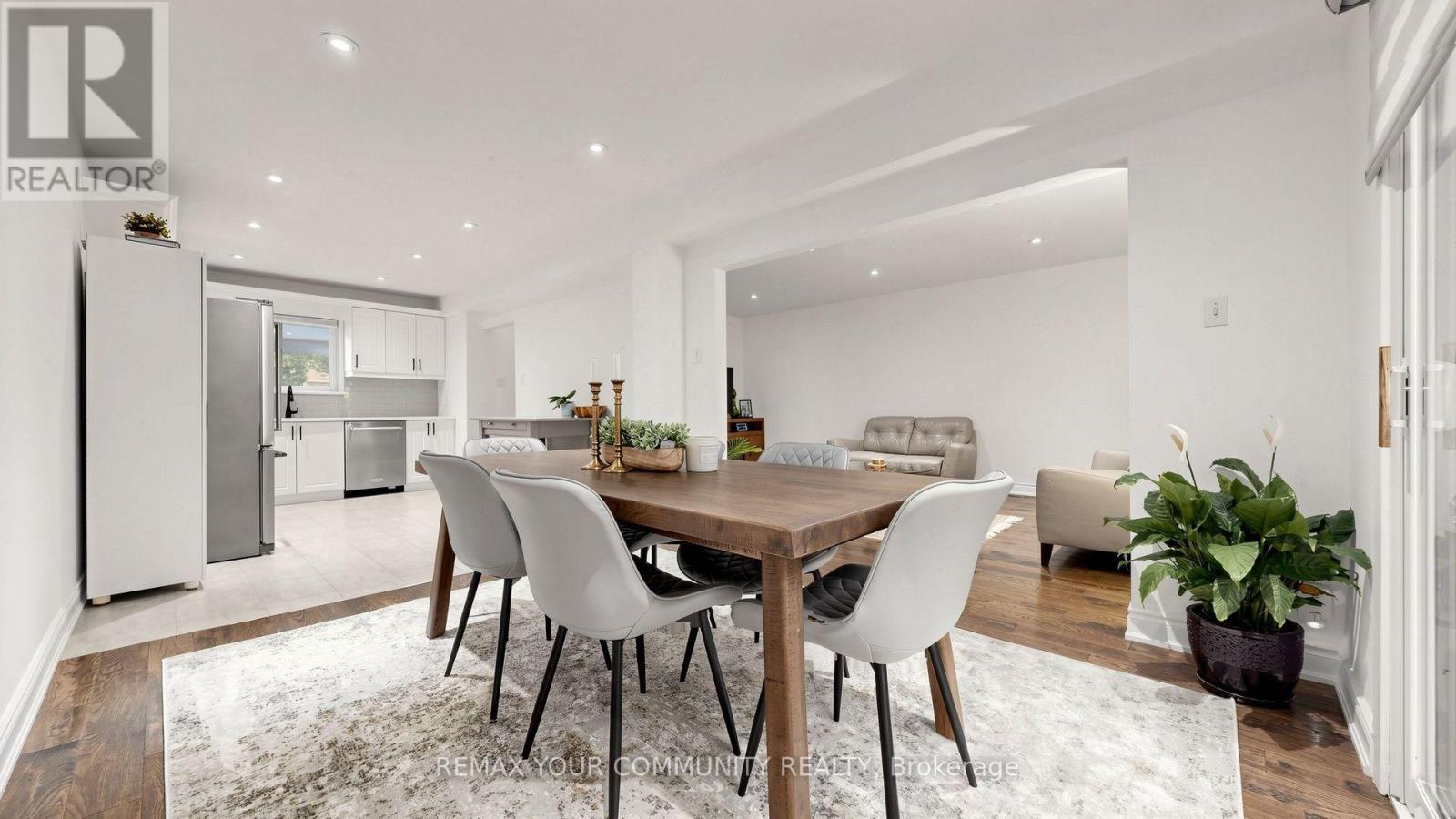 48 Crossbow Crescent, Toronto, ON - Indoor Photo Showing Dining Room