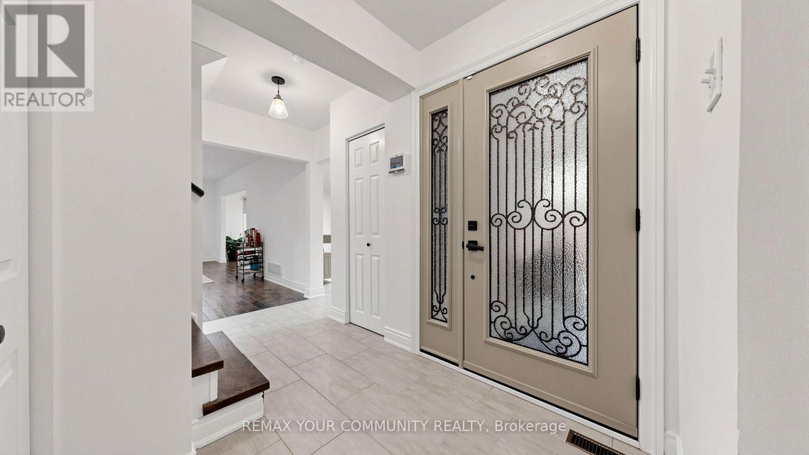48 Crossbow Crescent, Toronto, ON - Indoor Photo Showing Other Room