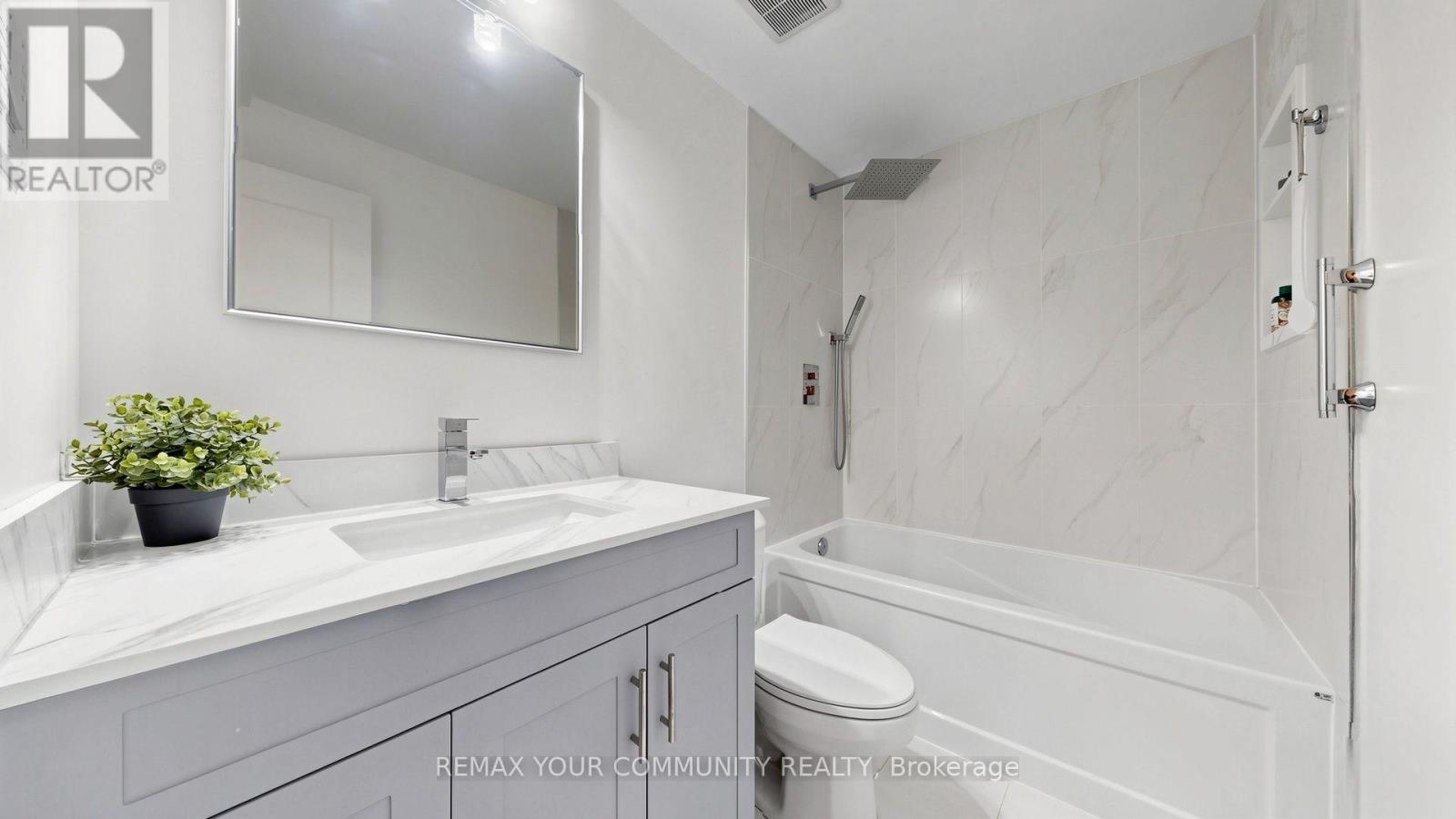 48 Crossbow Crescent, Toronto, ON - Indoor Photo Showing Bathroom