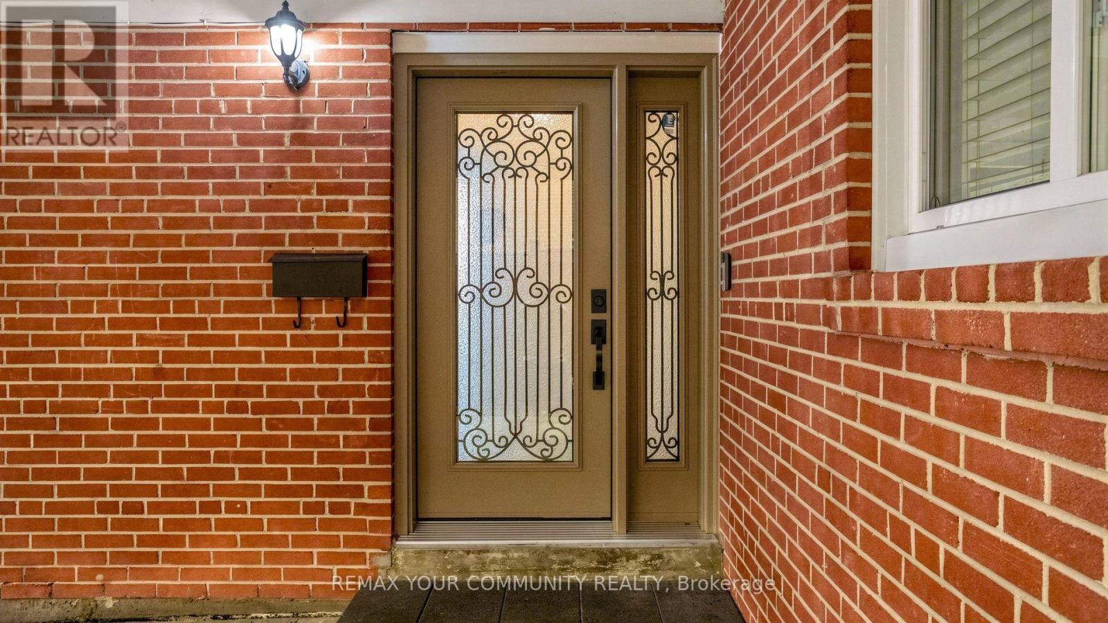 48 Crossbow Crescent, Toronto, ON - With Exterior