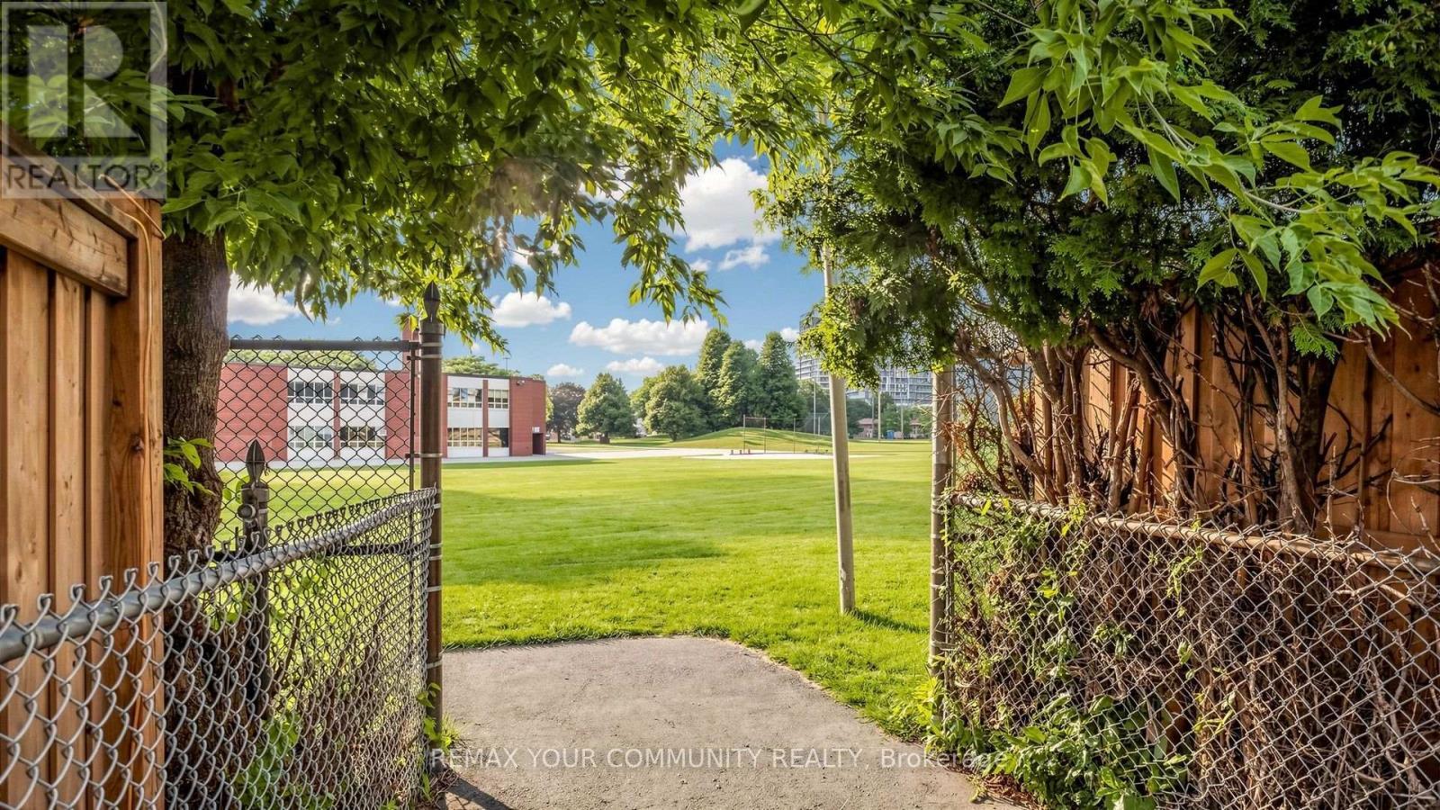 48 Crossbow Crescent, Toronto, ON - Outdoor