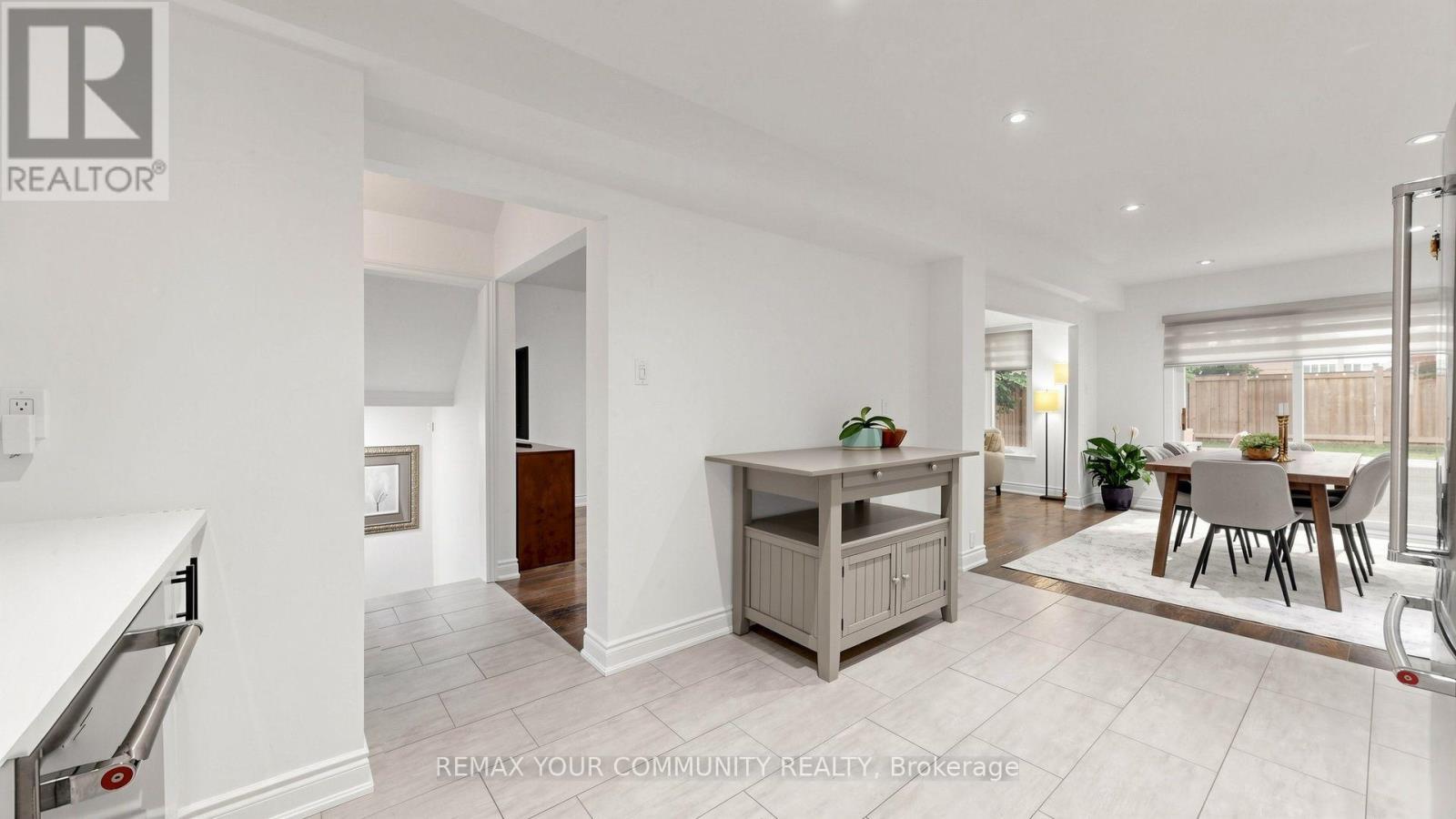 48 Crossbow Crescent, Toronto, ON - Indoor Photo Showing Dining Room