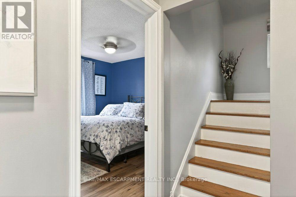 328 East 19Th Street, Hamilton, ON - Indoor Photo Showing Other Room