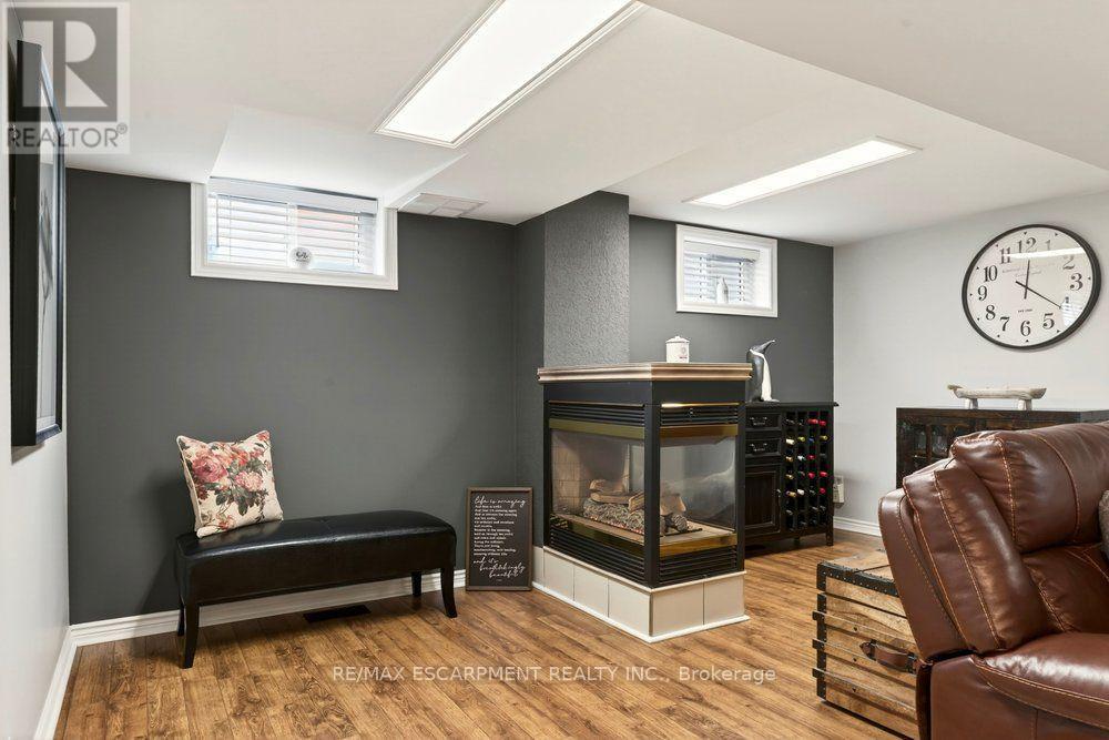 328 East 19Th Street, Hamilton, ON - Indoor Photo Showing Basement