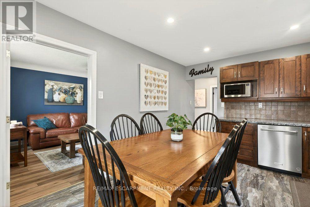 328 East 19Th Street, Hamilton, ON - Indoor Photo Showing Dining Room