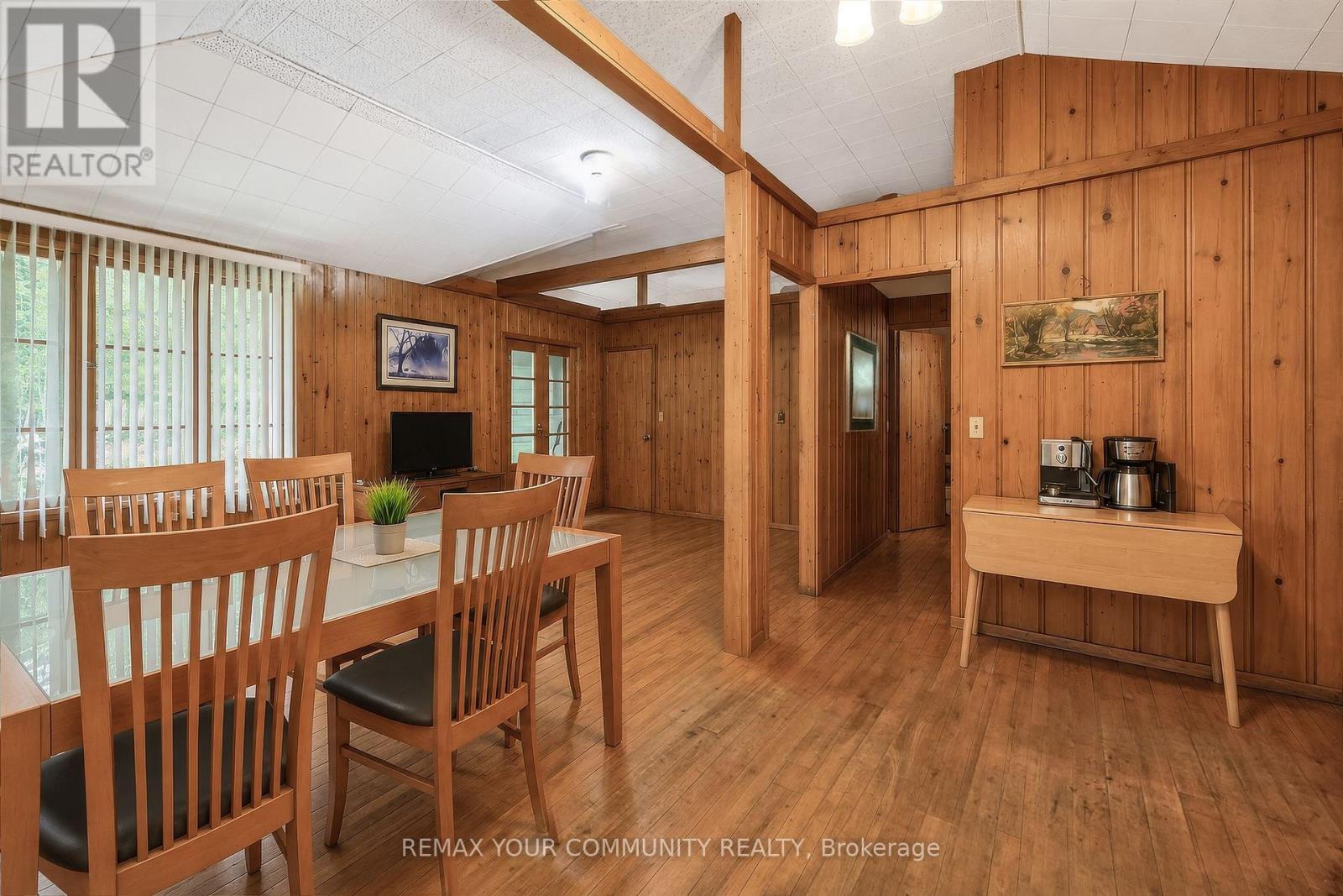 341 Tiny Beaches Road N, Tiny, ON - Indoor Photo Showing Dining Room
