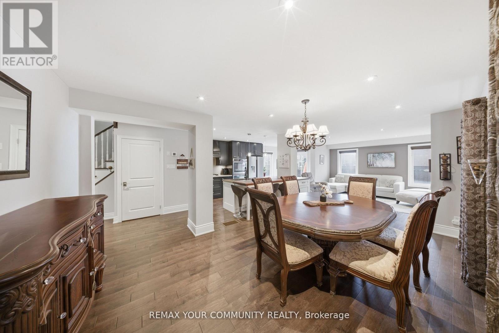 68 Goyo Gate, Vaughan, ON - Indoor Photo Showing Dining Room