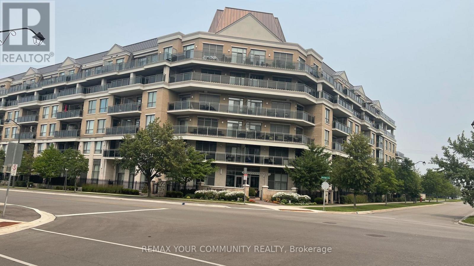 222 - 111 Civic Square Gate, Aurora, ON - Outdoor With Balcony With Facade