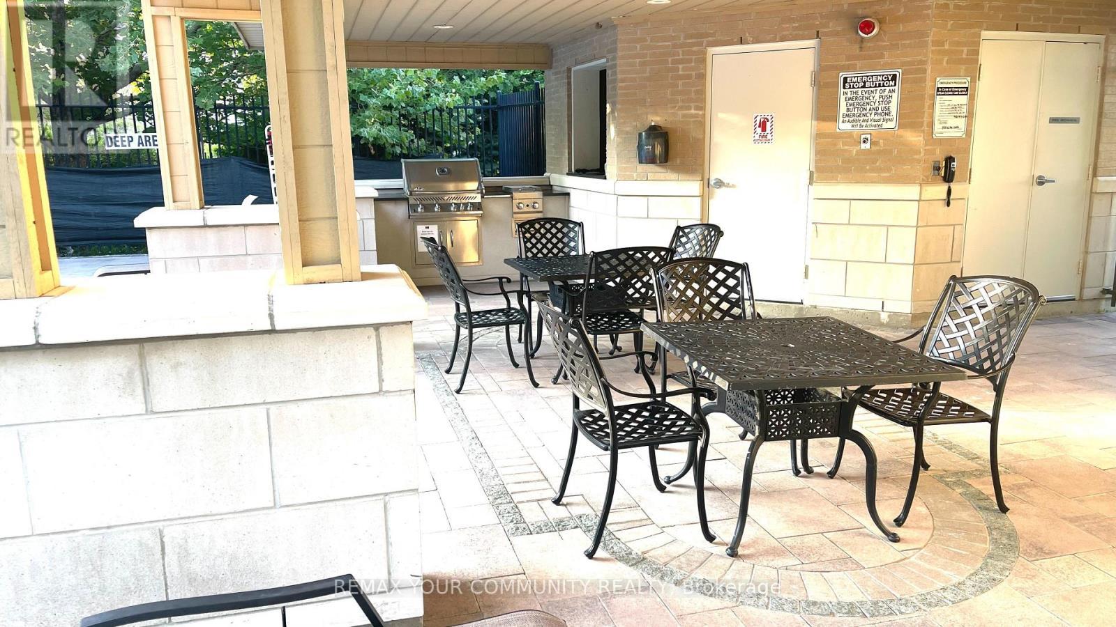 222 - 111 Civic Square Gate, Aurora, ON - Outdoor
