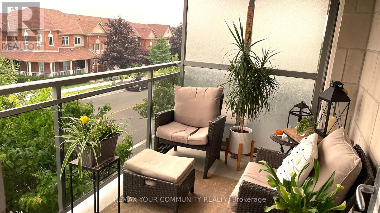 222 - 111 Civic Square Gate, Aurora, ON - Outdoor With Balcony With Exterior