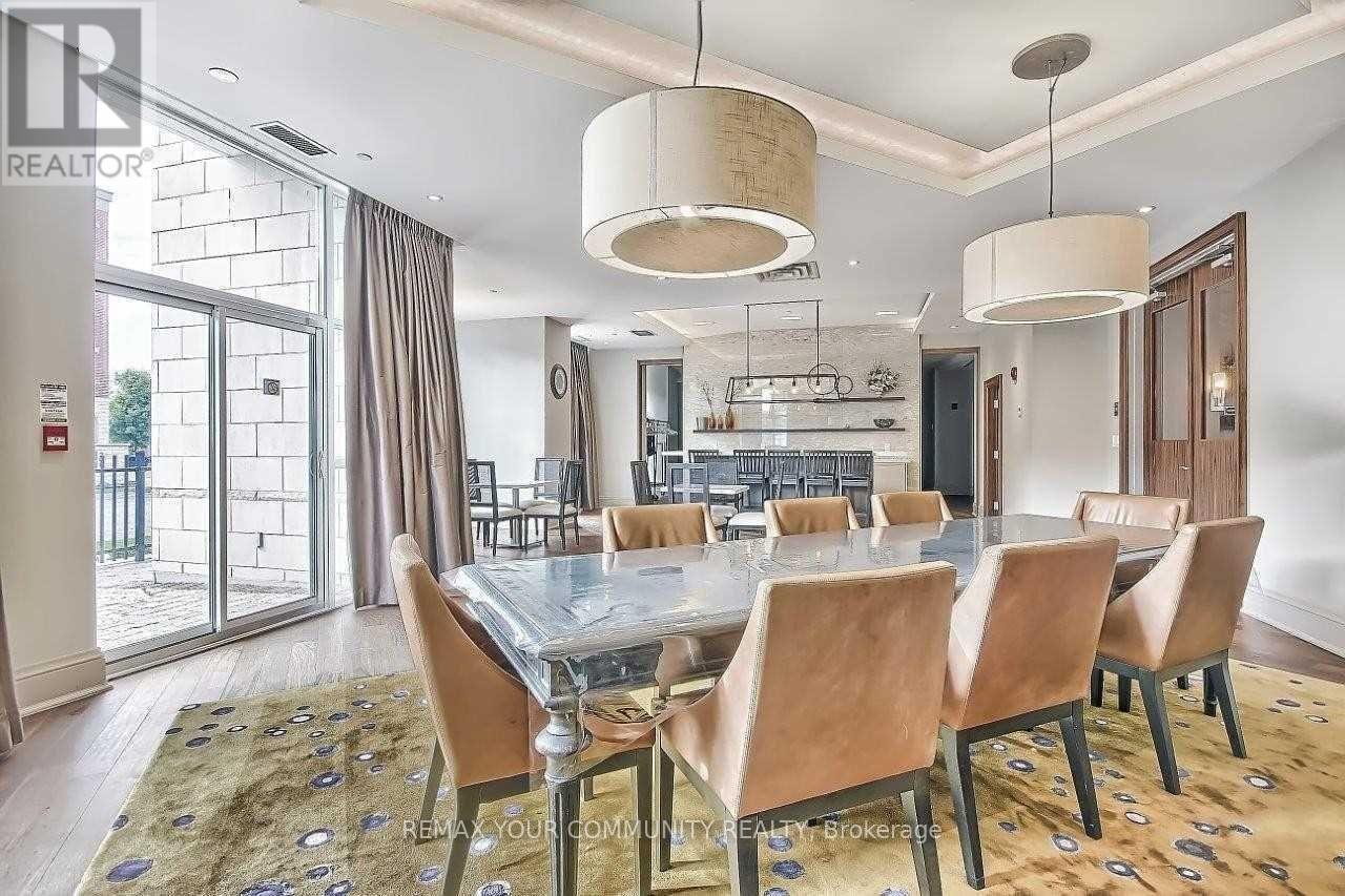 222 - 111 Civic Square Gate, Aurora, ON - Indoor Photo Showing Dining Room