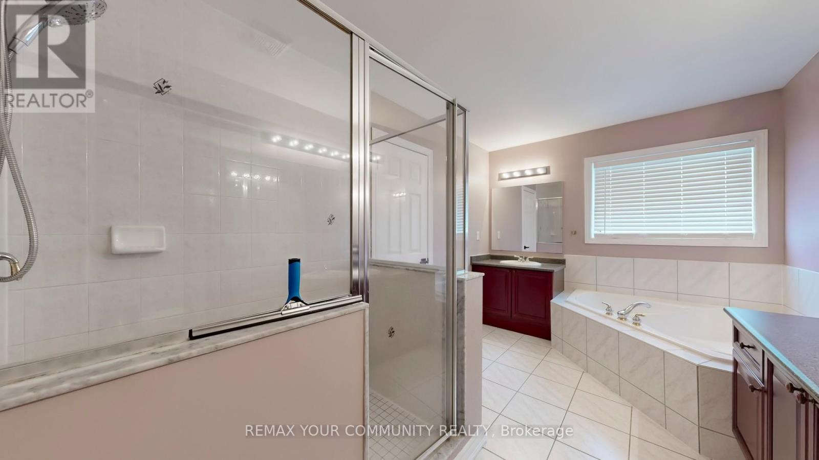 8 Westacott Avenue, Ajax, ON - Indoor Photo Showing Bathroom