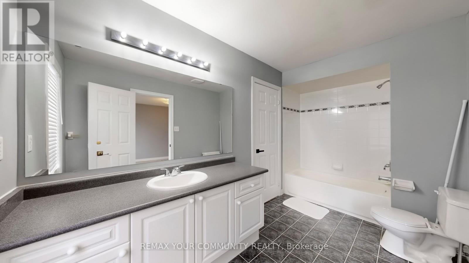 8 Westacott Avenue, Ajax, ON - Indoor Photo Showing Bathroom