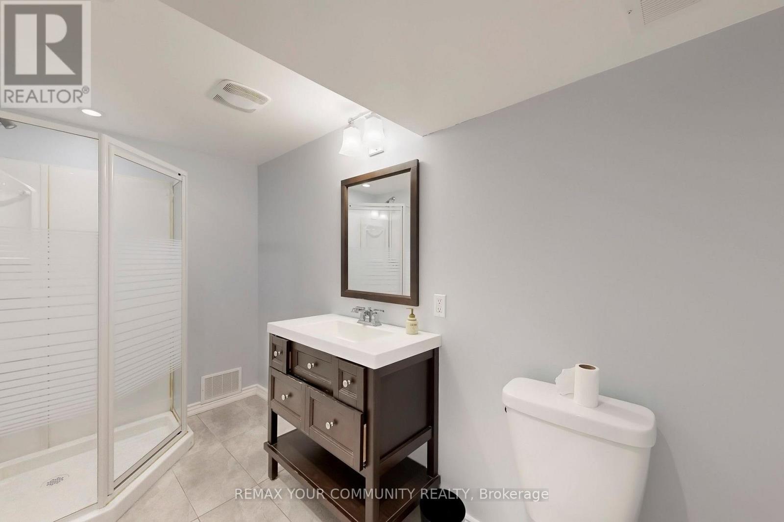8 Westacott Avenue, Ajax, ON - Indoor Photo Showing Bathroom