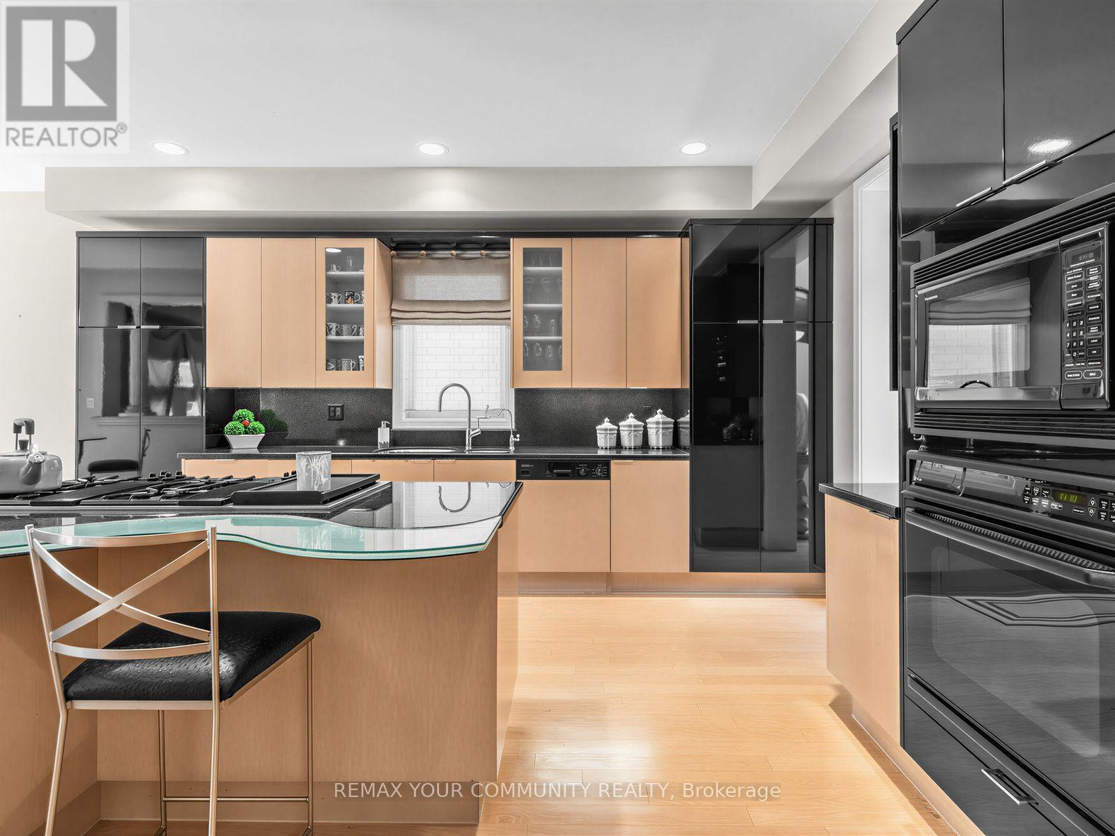 477 Old Orchard Grove, Toronto, ON - Indoor Photo Showing Kitchen