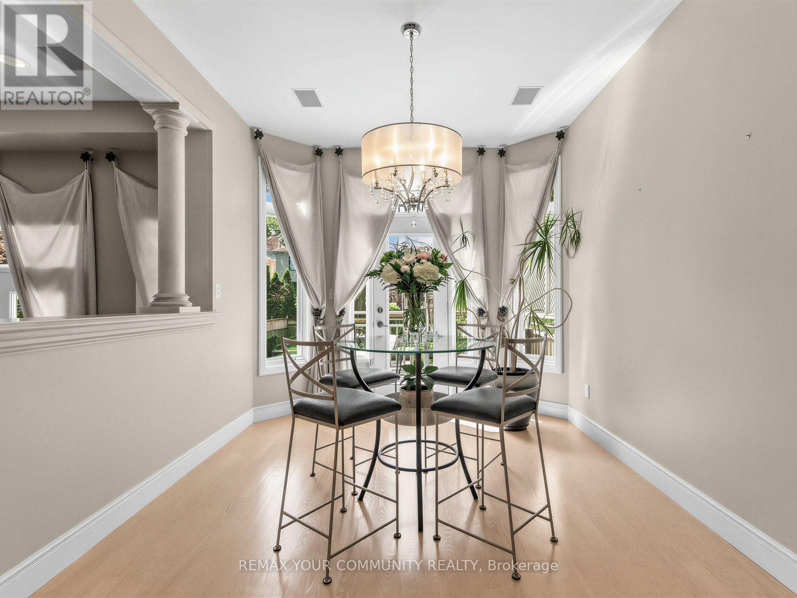 477 Old Orchard Grove, Toronto, ON - Indoor Photo Showing Dining Room