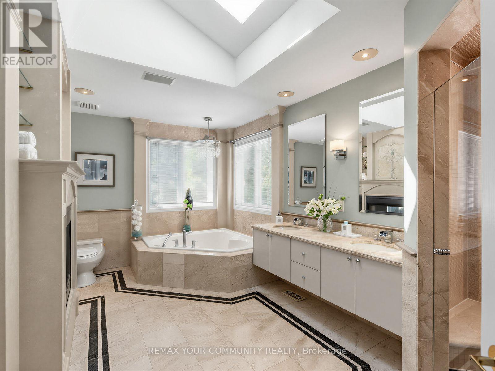 477 Old Orchard Grove, Toronto, ON - Indoor Photo Showing Bathroom