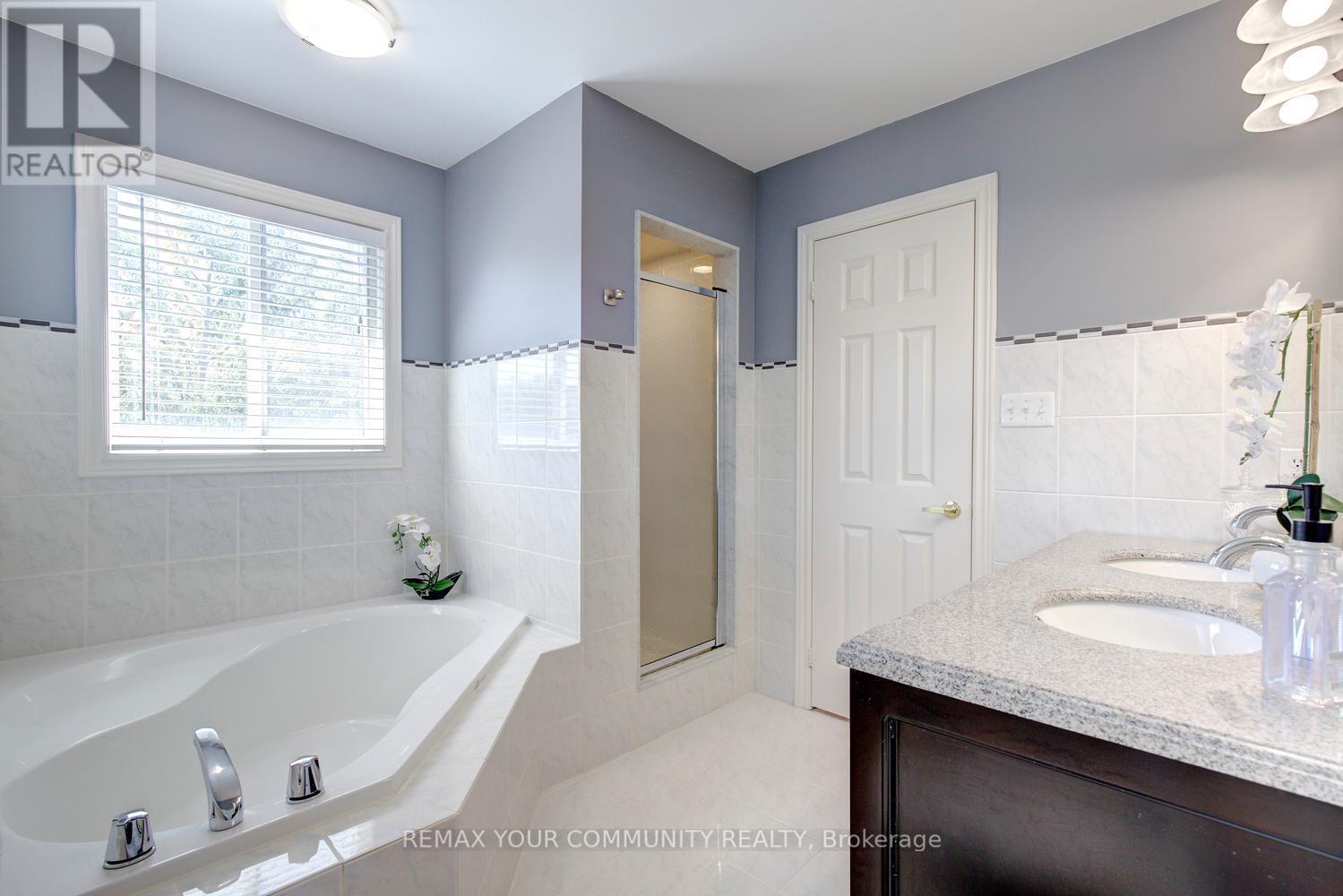 16 Westway Crescent, Vaughan, ON - Indoor Photo Showing Bathroom