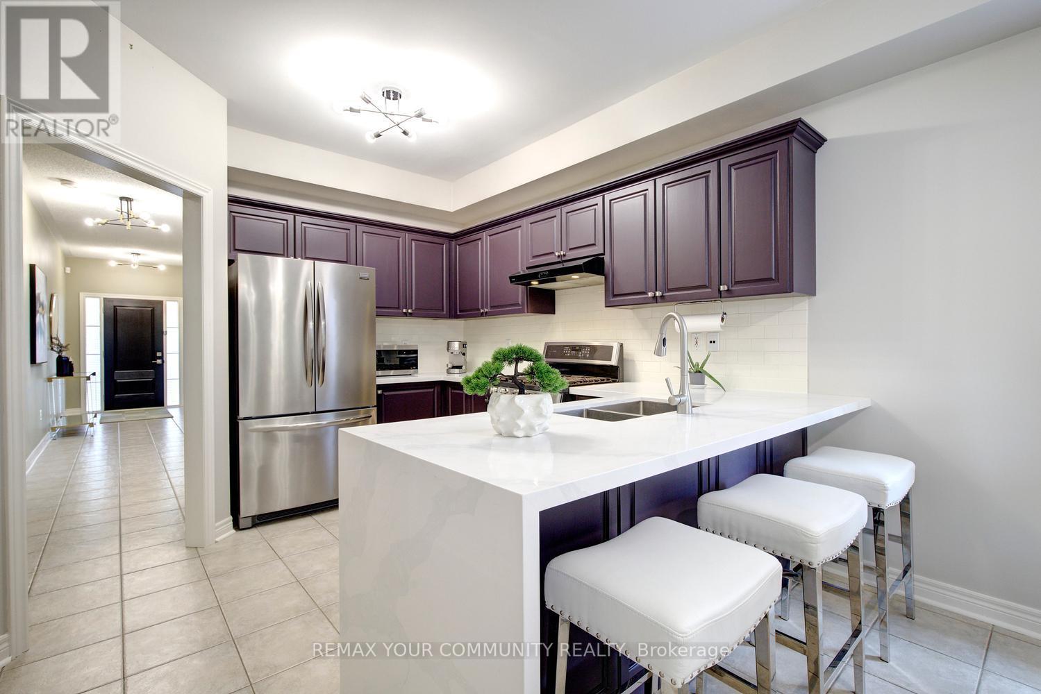 16 Westway Crescent, Vaughan, ON - Indoor Photo Showing Kitchen With Double Sink With Upgraded Kitchen