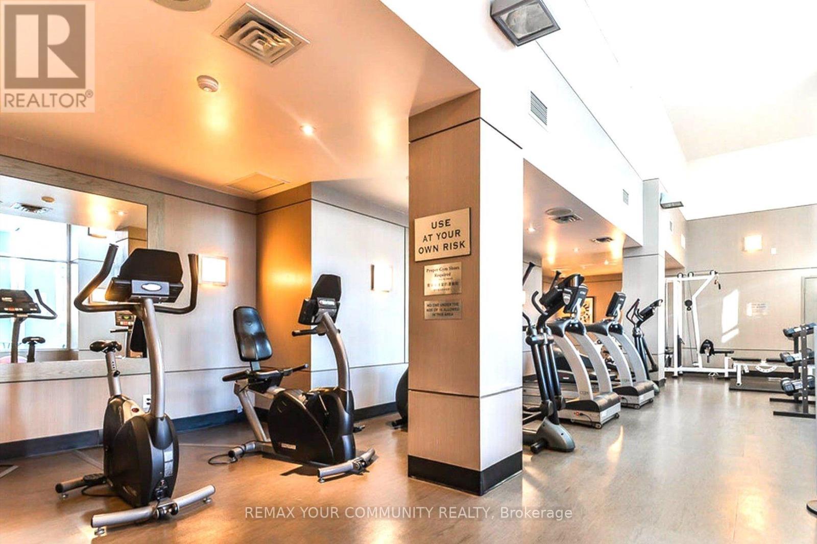 522 - 48 Suncrest Boulevard, Markham, ON - Indoor Photo Showing Gym Room