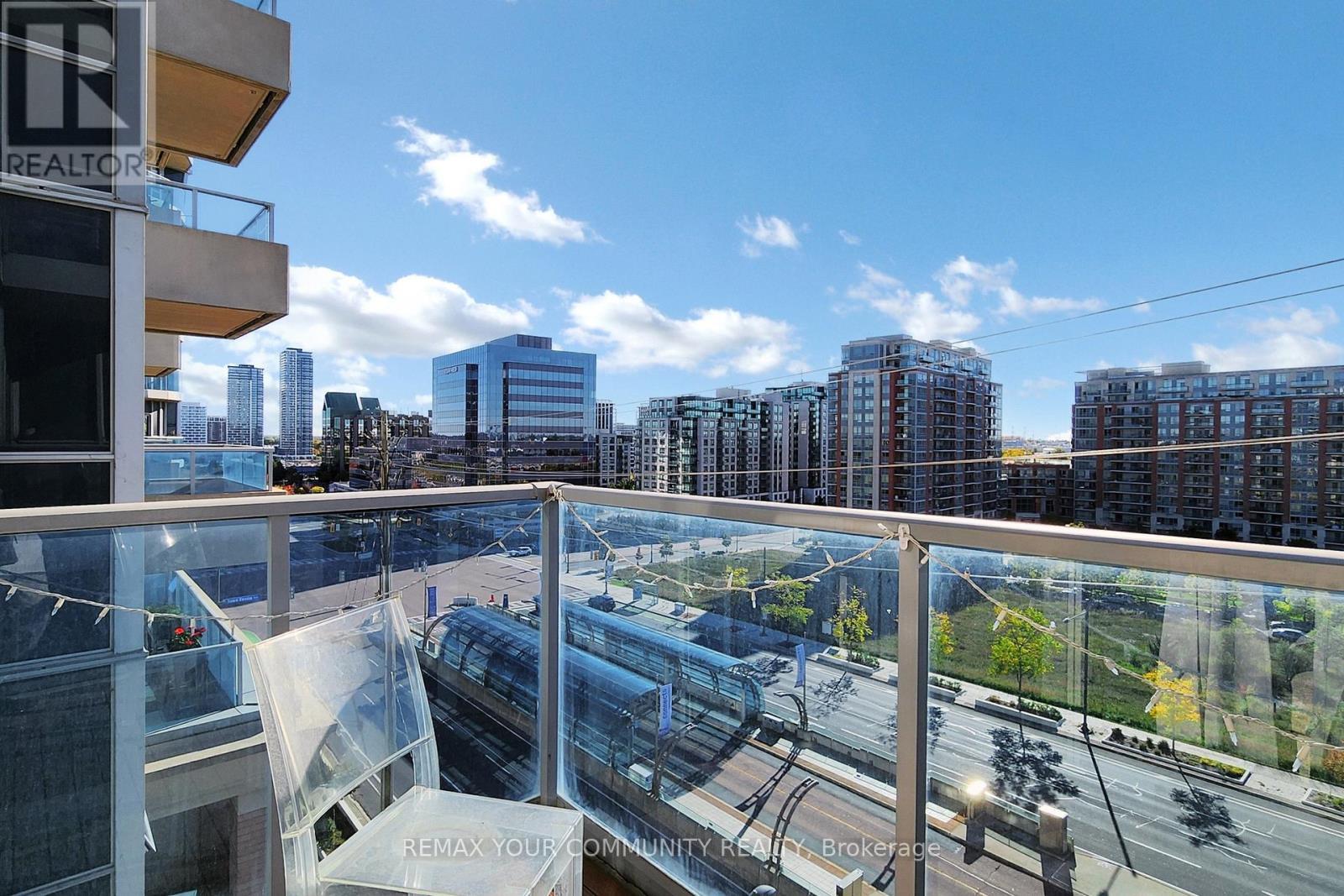 962 - 23 Cox Boulevard, Markham, ON - Outdoor With Balcony