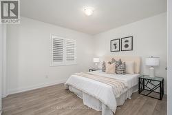 3rd bedroom with 4-piece Jack & Jill bathroom - 