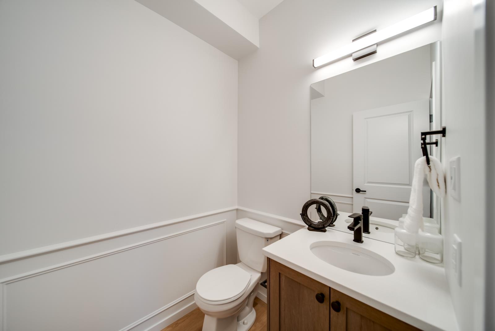 11121 62 Street, Edmonton, AB - Indoor Photo Showing Bathroom