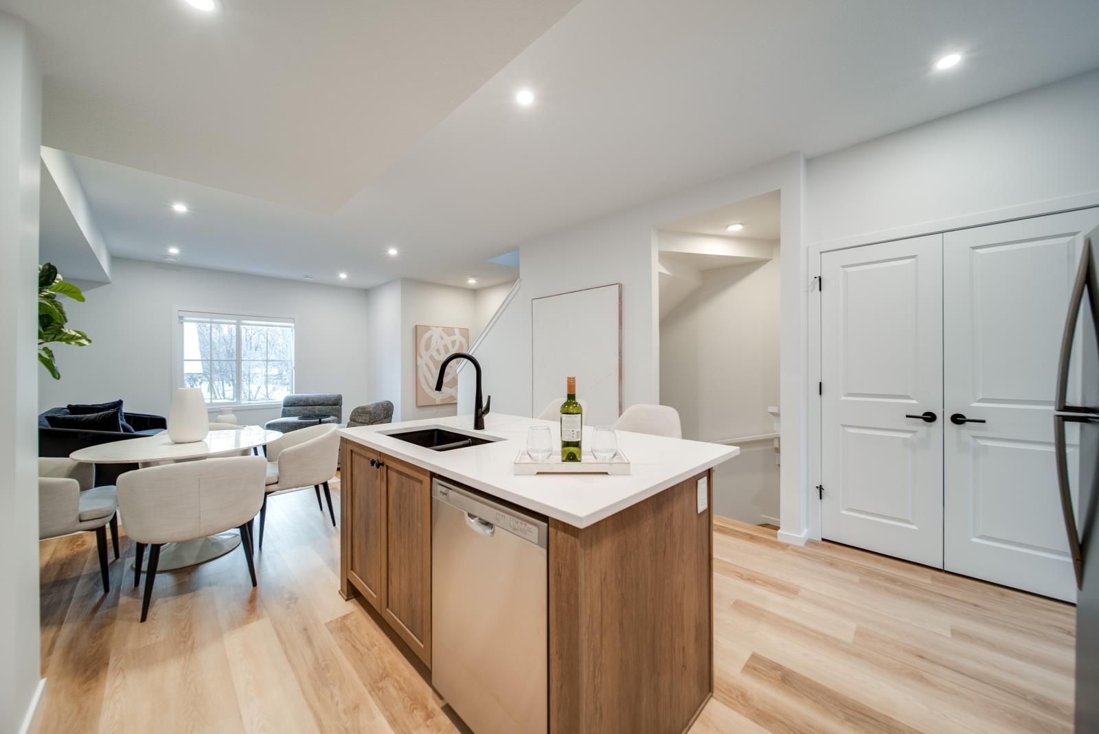11121 62 Street, Edmonton, AB - Indoor Photo Showing Kitchen With Double Sink