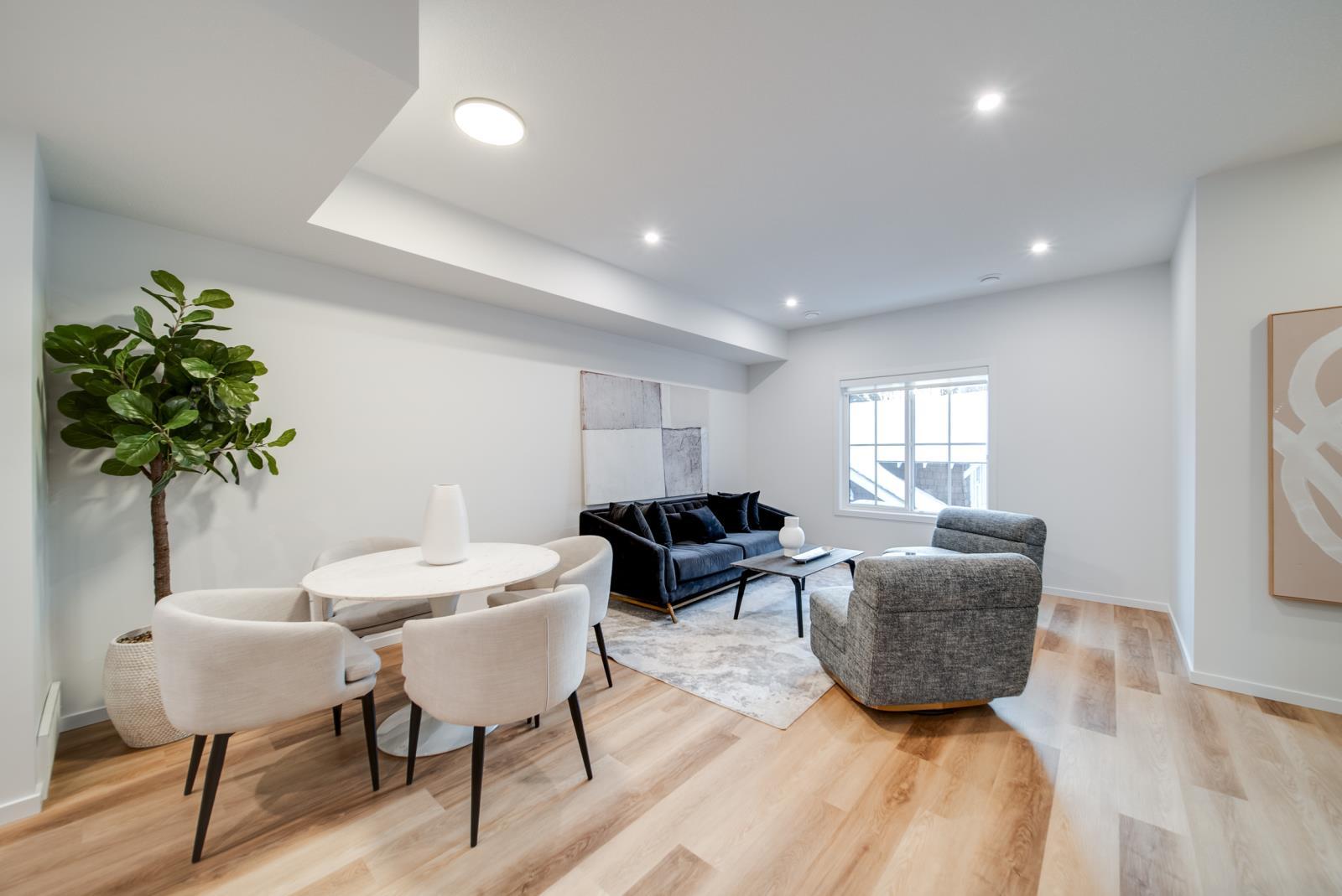 11121 62 Street, Edmonton, AB - Indoor