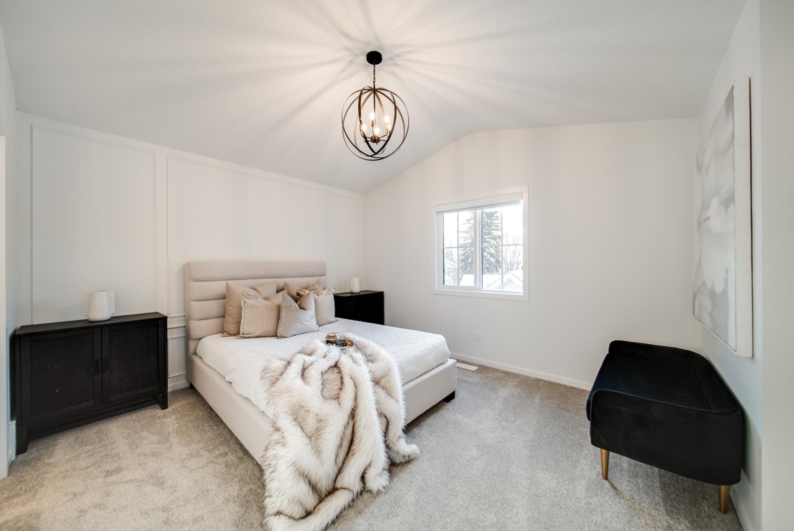 11121 62 Street, Edmonton, AB - Indoor Photo Showing Bedroom