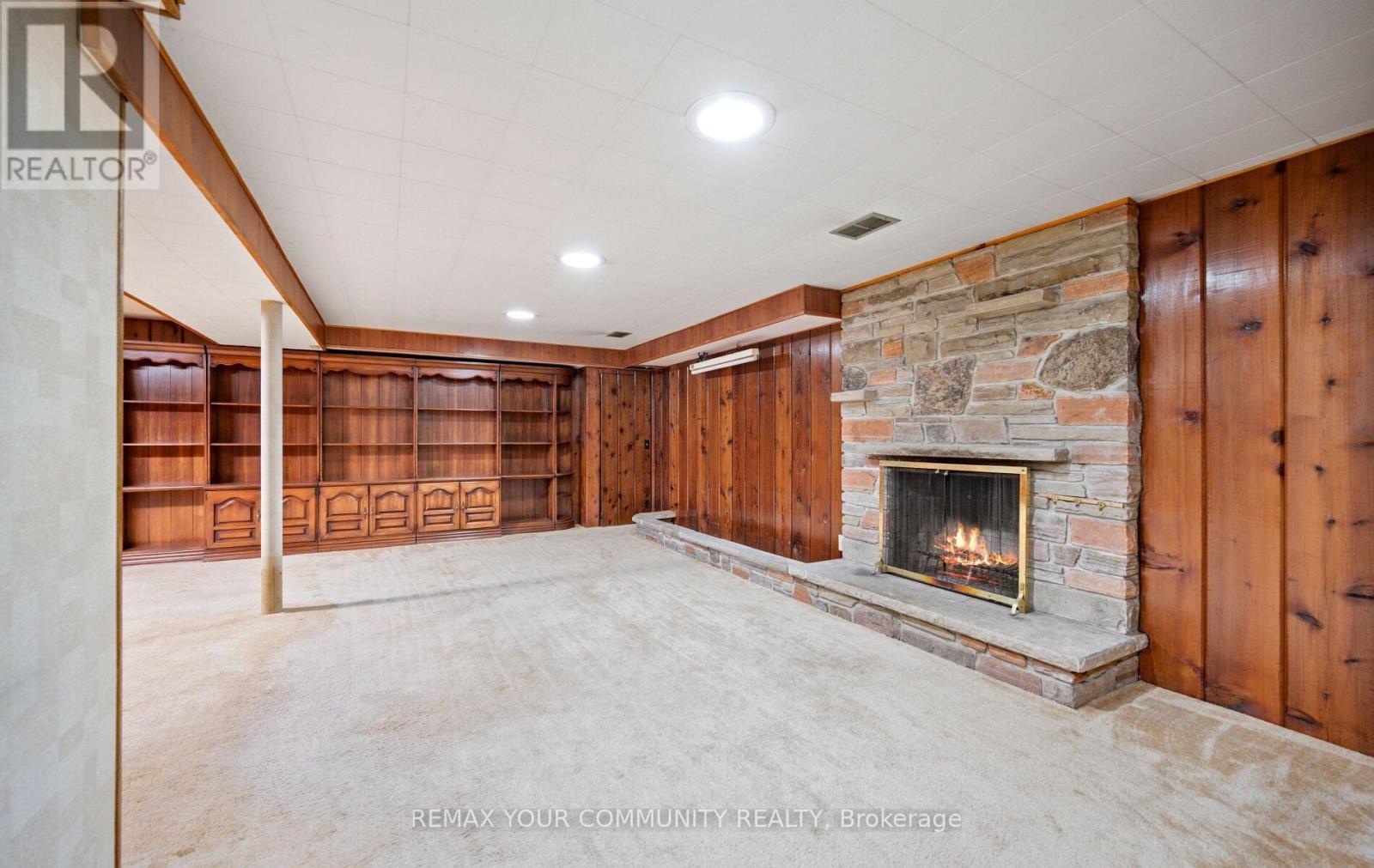 628 Shenandoah Drive, Mississauga, ON - Indoor Photo Showing Other Room With Fireplace