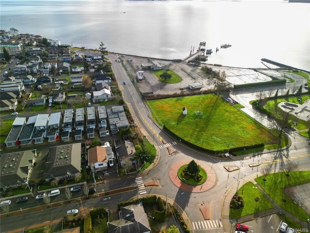 9601 Fifth St, Sidney, BC