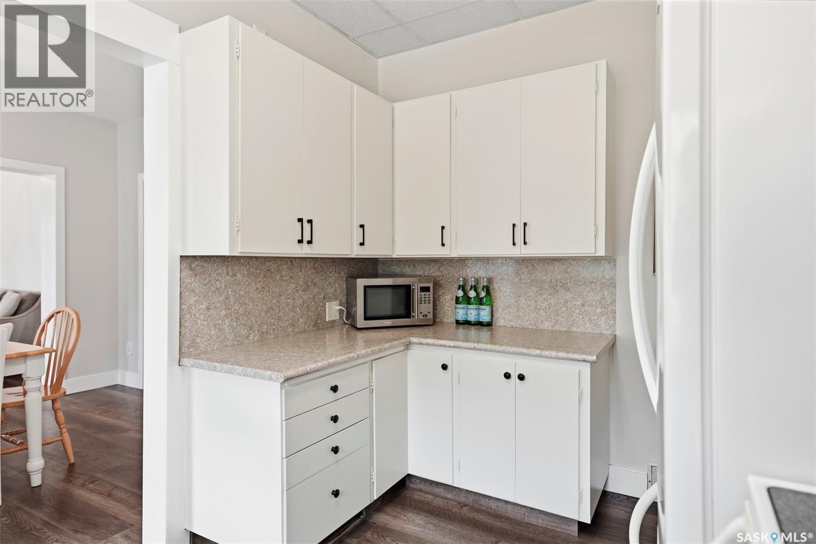 627 9Th Avenue N, Saskatoon, SK - Indoor Photo Showing Kitchen