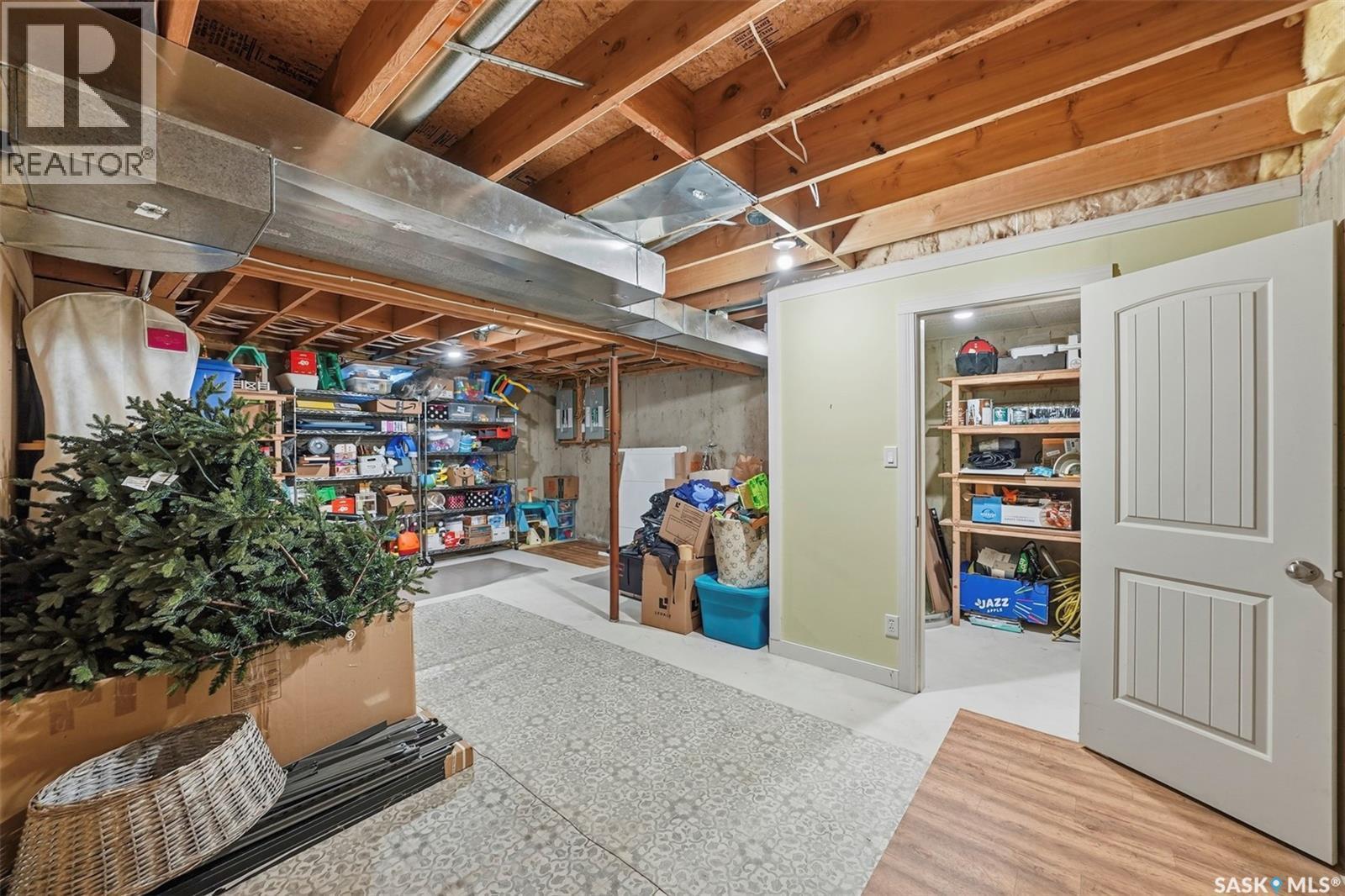 627 9Th Avenue N, Saskatoon, SK - Indoor Photo Showing Basement