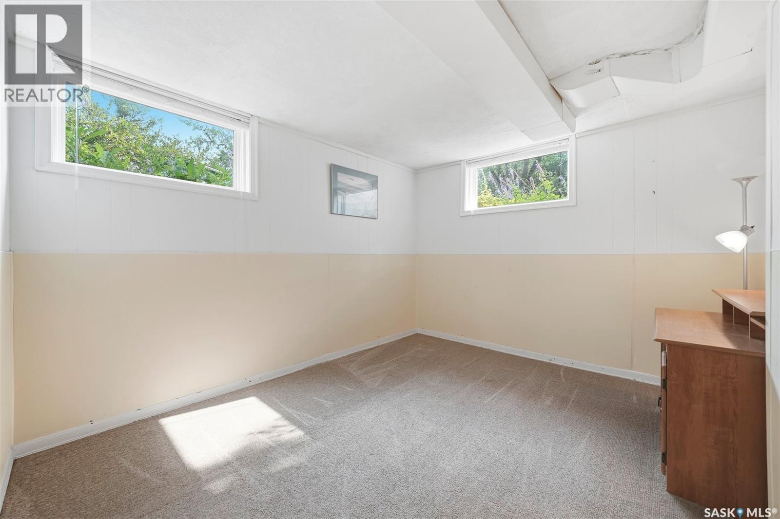 627 9Th Avenue N, Saskatoon, SK - Indoor Photo Showing Other Room