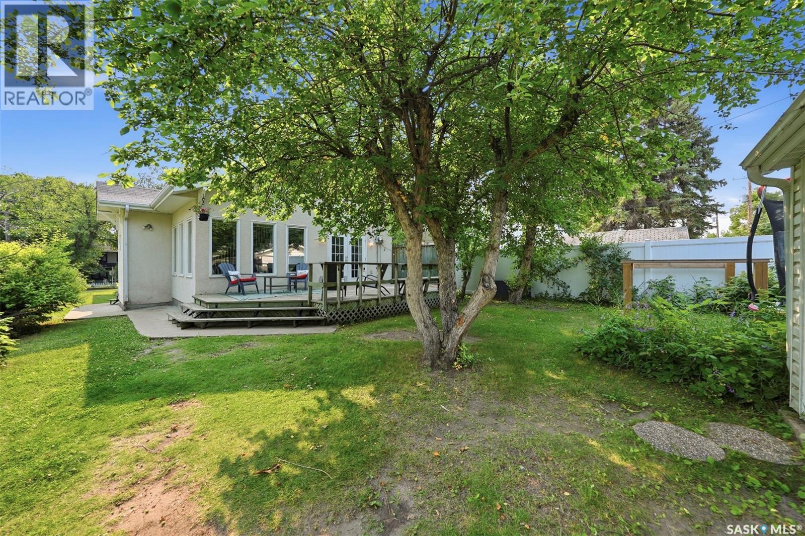 627 9Th Avenue N, Saskatoon, SK - Outdoor With Deck Patio Veranda