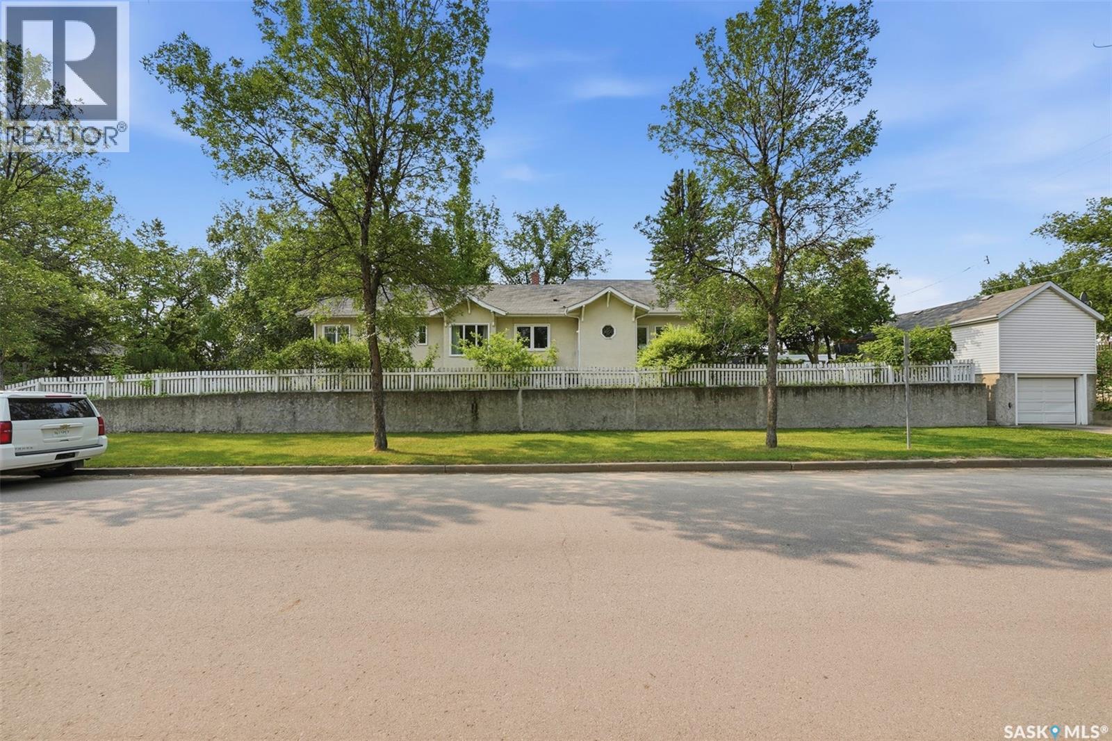 627 9Th Avenue N, Saskatoon, SK - Outdoor
