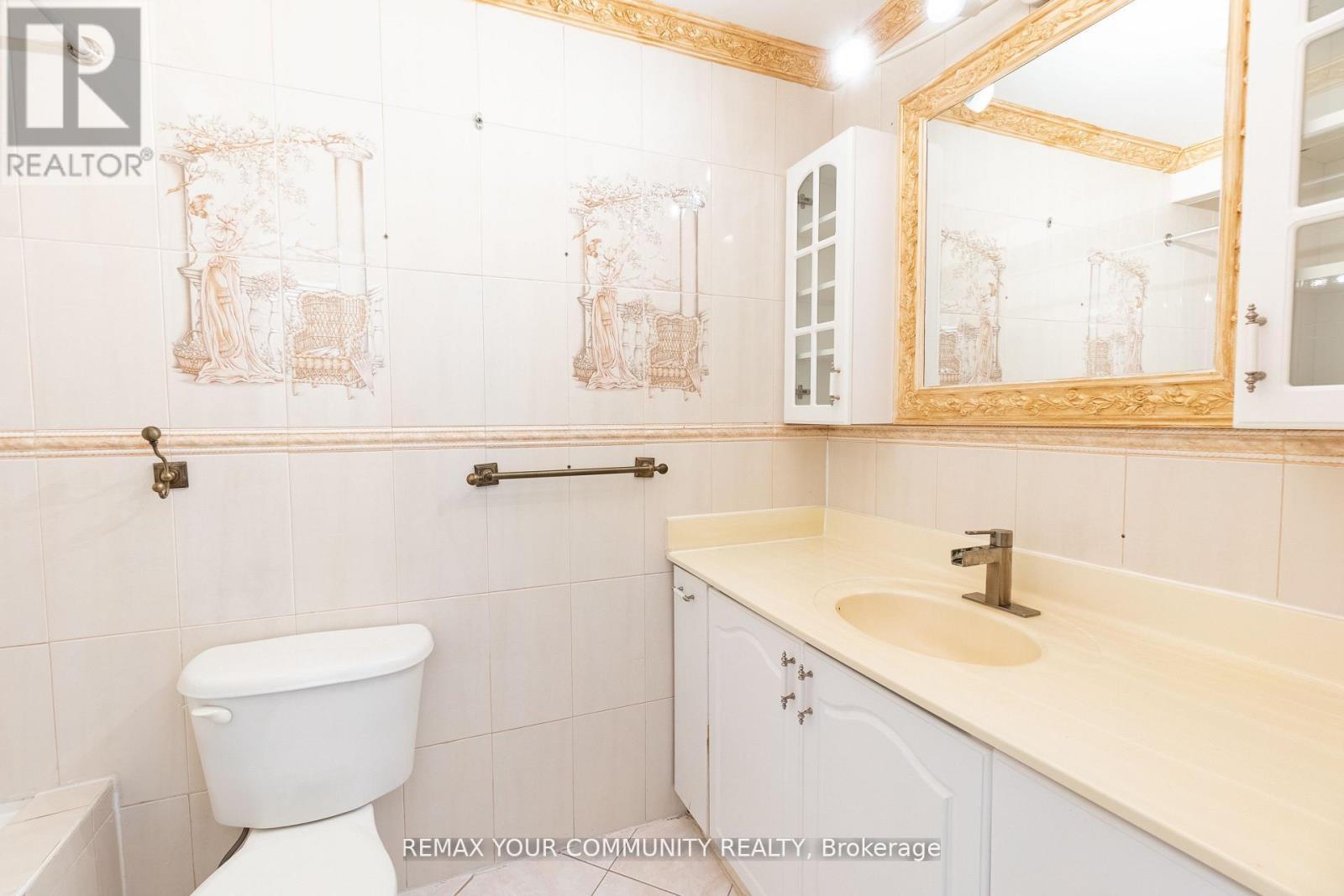 32 Marbury Crescent, Toronto, ON - Indoor Photo Showing Bathroom