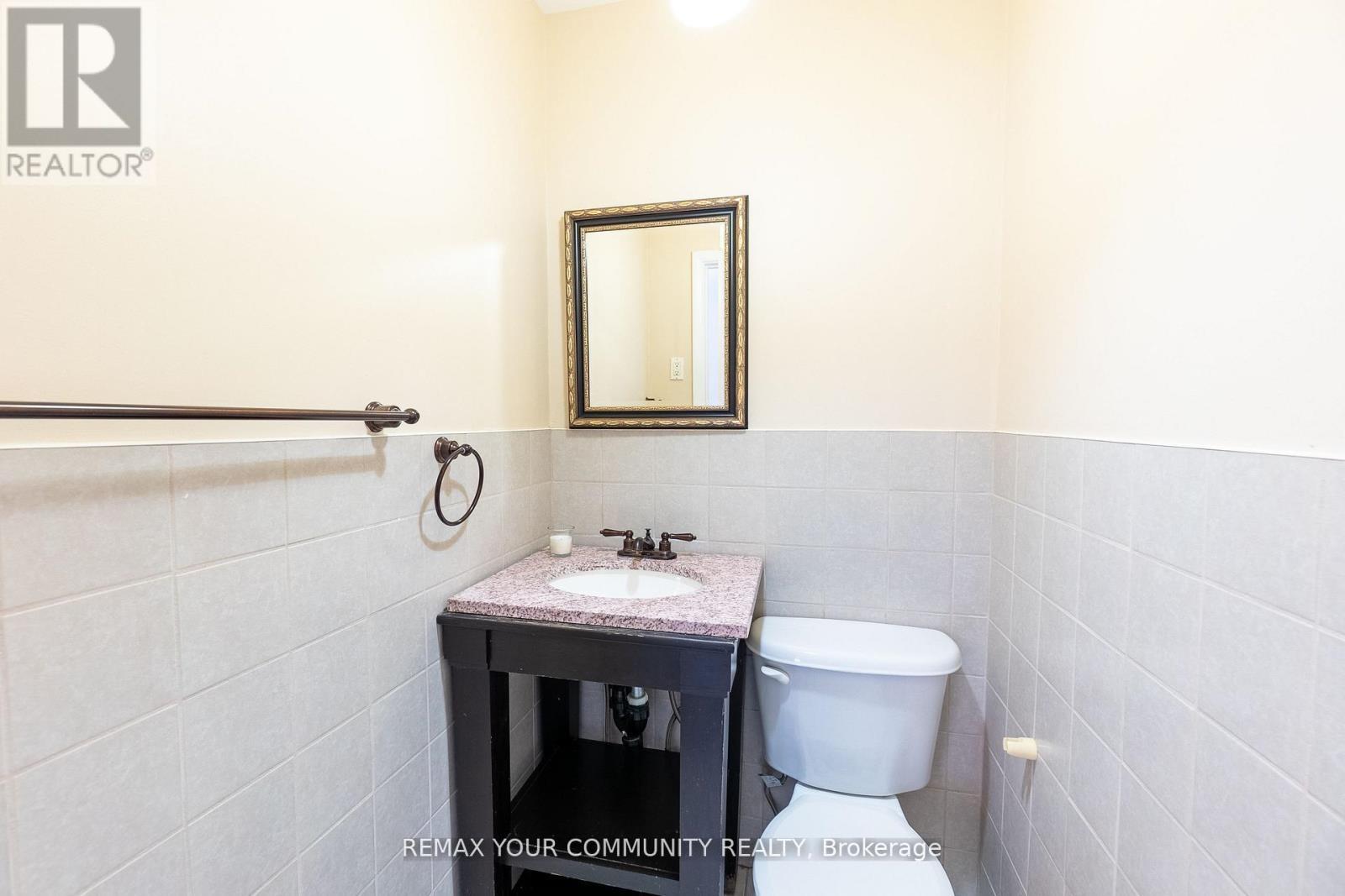 32 Marbury Crescent, Toronto, ON - Indoor Photo Showing Bathroom