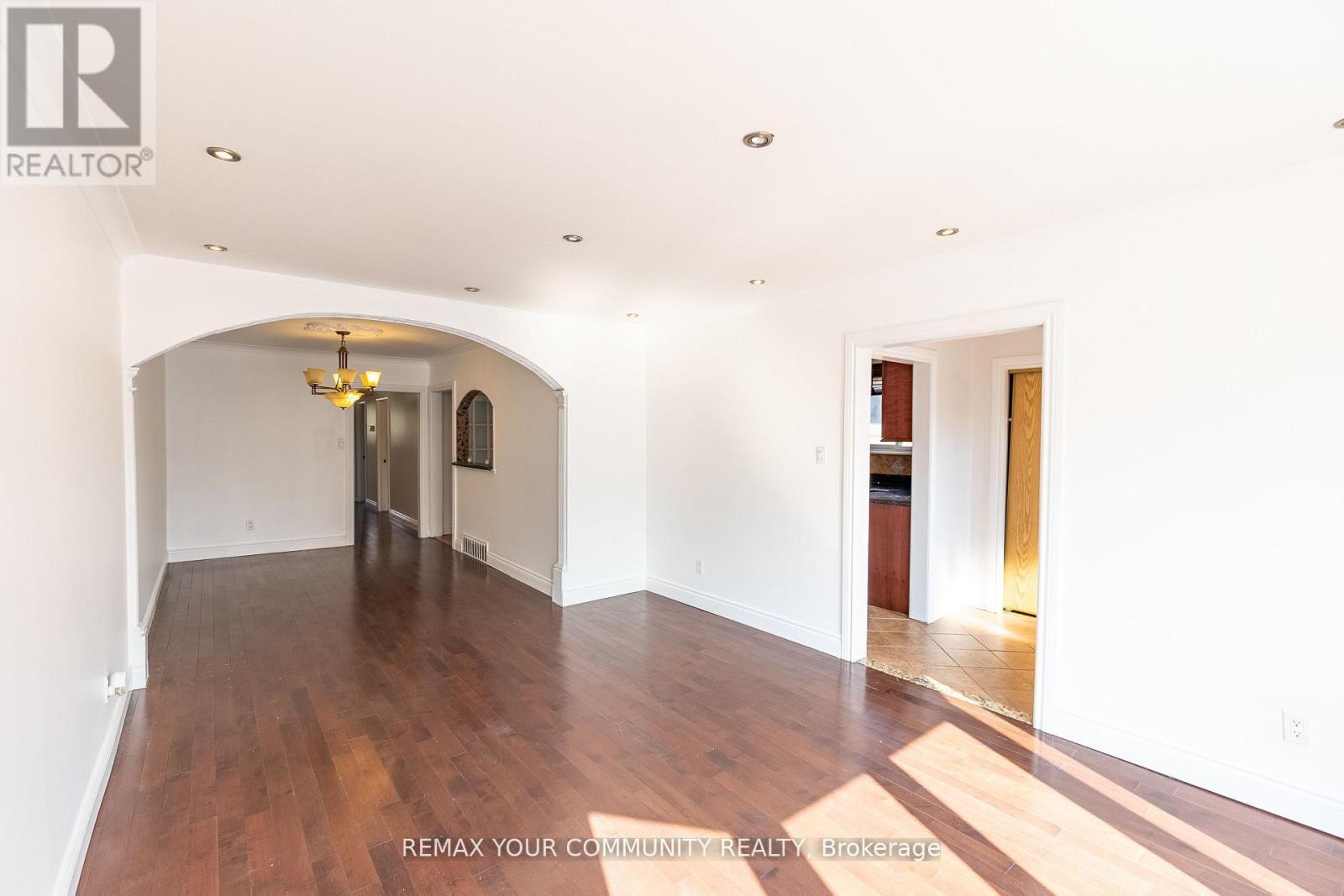 32 Marbury Crescent, Toronto, ON - Indoor Photo Showing Other Room